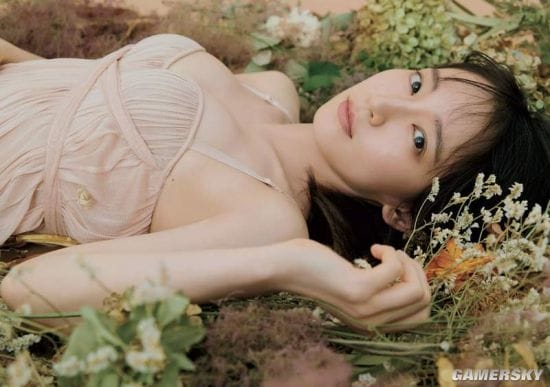 让人眩晕的微性感女优魅力 吉冈里帆最新杂志写真