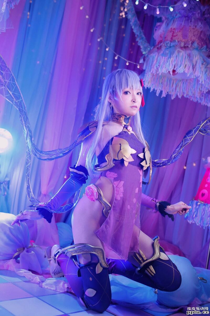 泳装小姐姐腹肌更瞩目 一周大师级CosPlay赏
