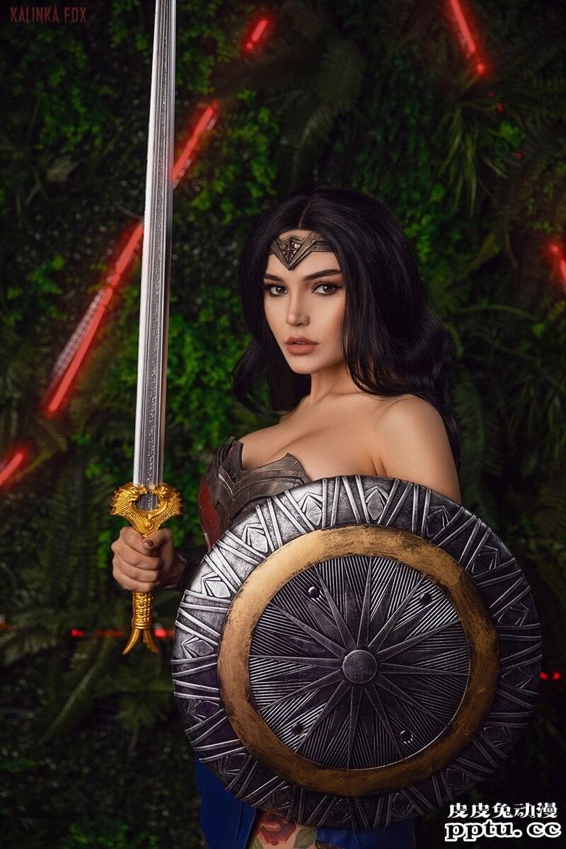 完美还原的神奇女侠 一周大师级CosPlay赏