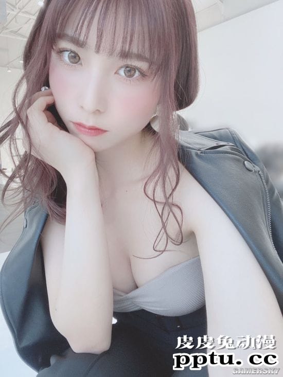 可爱又性感的泳装美少女 格外甜美的樱花妹COSER
