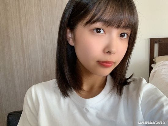 日本写真女星COS《鬼灭之刃》恋柱 可爱脸蛋与好身材兼容