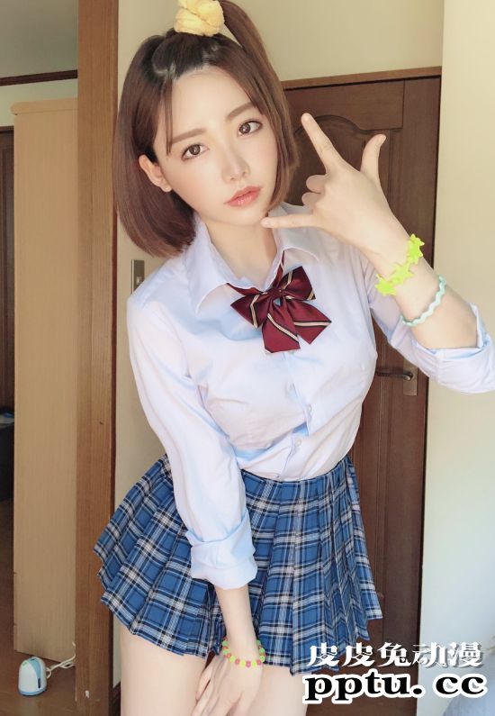 深田咏美COS《鬼灭》恋柱甘露寺蜜璃翻车 网友却评论:没内味儿