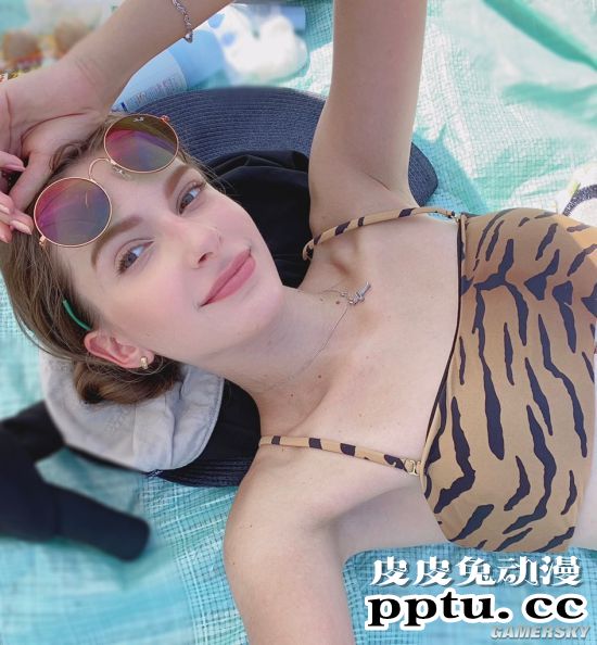 日本2020最美身材冠军 超长美腿的乌克兰美女
