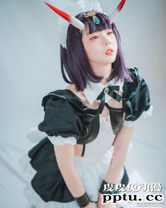 前无欧包后有蜜桃！稚嫩美体的多栖模特Isabella