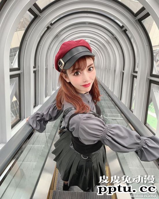 号称日本最美“整容双胞胎” 公开整容前照片自嘲黑历史