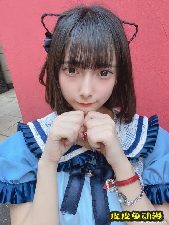 18岁日本少女偶像初露肉 死库水写真超犯规