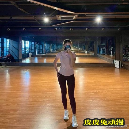 韩国女数学老师走红 网友:老师我想学数学