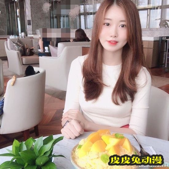 韩国女数学老师走红 网友:老师我想学数学