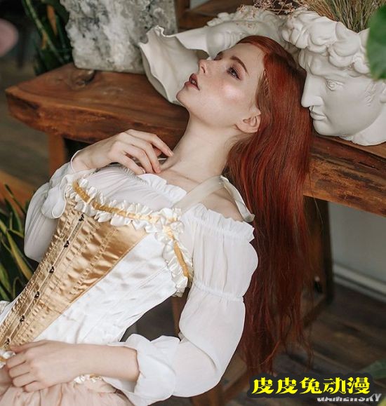 俄妹COS不同版本蒂法 纤腰短裙礼服亮眼-皮皮兔动漫