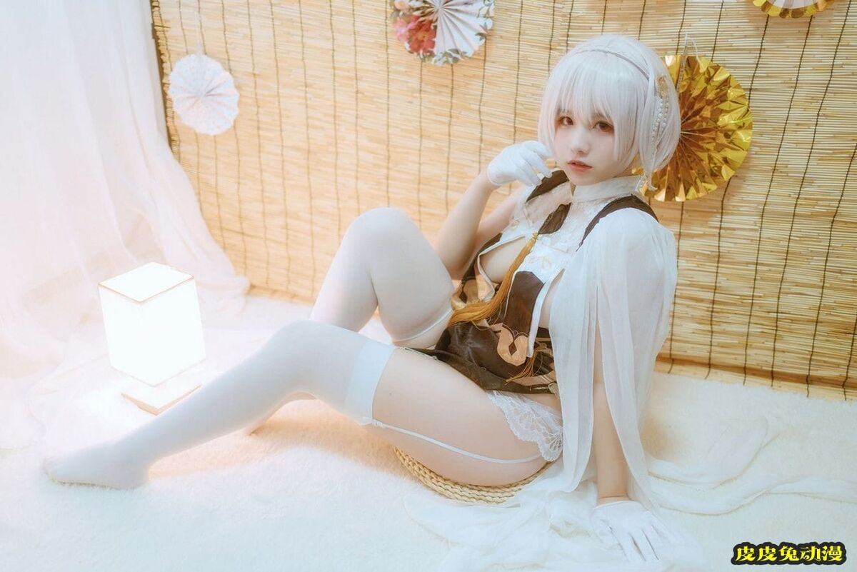 Bilibili美女主播阿半今天很开心白色蕾丝吊袜天狼星主题套图