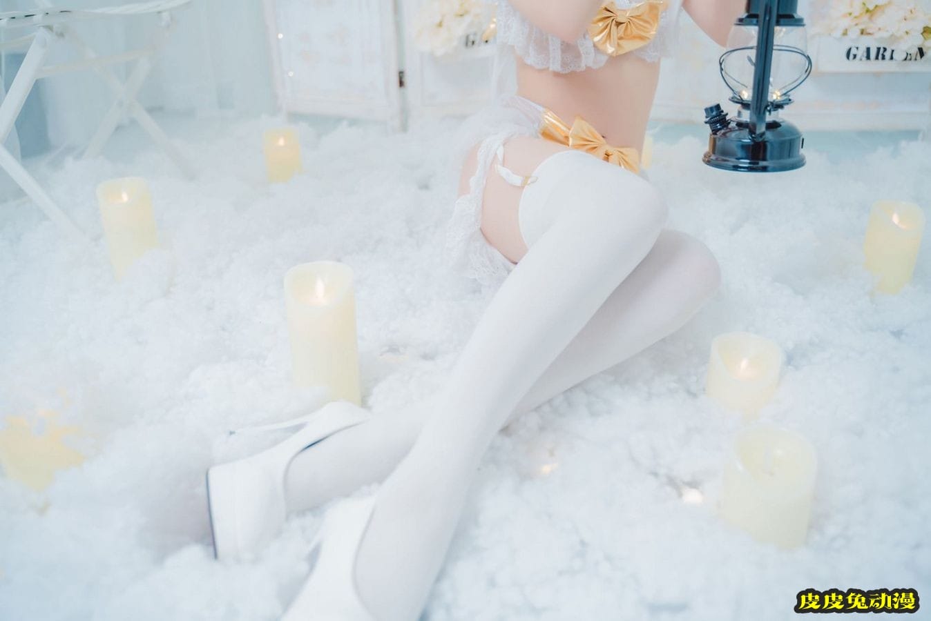 网络美女猫君君MaoJun白丝吊袜+白色兔子情趣服饰私房写真