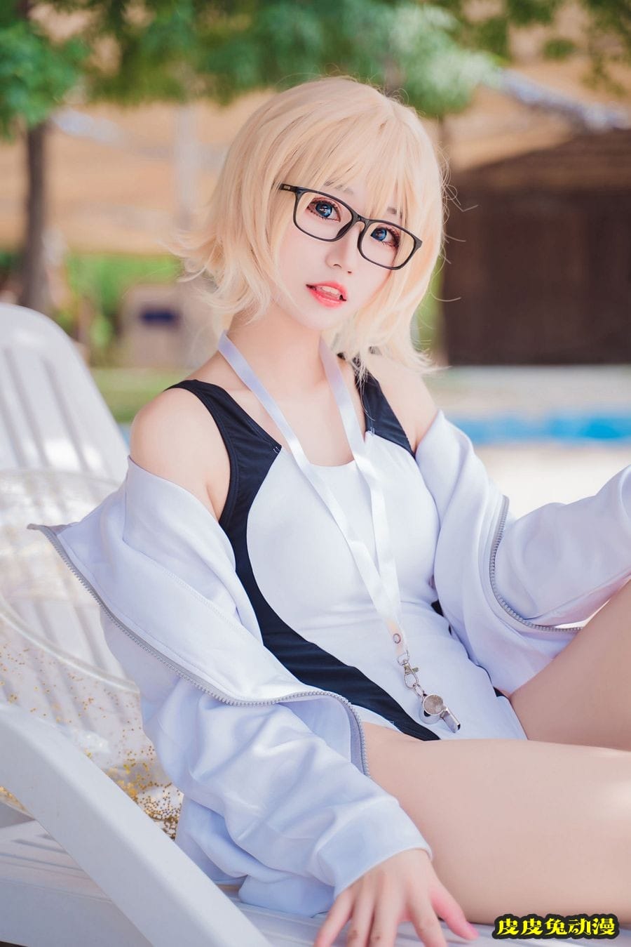 网络美女猫君君MaoJun连体泳装秀完美身材主题COS贞德美图-皮皮兔动漫