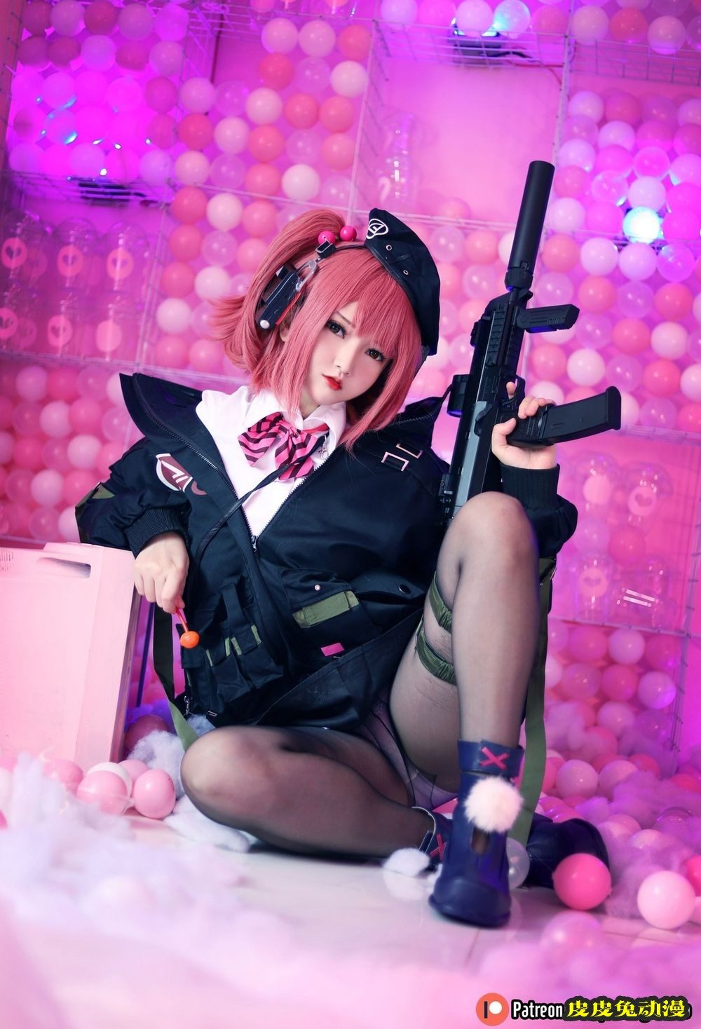 Coser小姐姐Potato Godzilla女警制服完美身材MP7主题私房美图-皮皮兔动漫