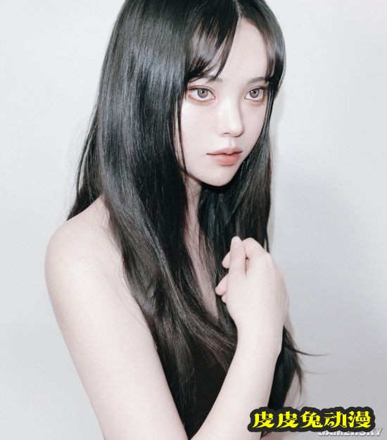 韩国美少女COS富江走红 高冷颜值恐怖感爆棚