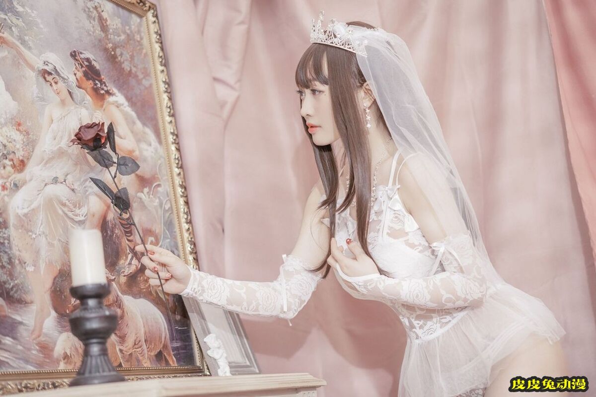 动漫博主脱尾巴Mizuki白色蕾丝缕空婚纱主题情趣服饰写真
