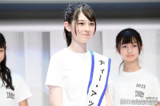 14岁初中生夺日本美少女大赛冠军 网友称神似桥本环奈