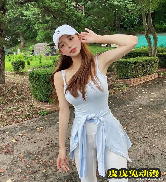 包不住的完美S曲线 韩国网红正妹兼具可爱与性感