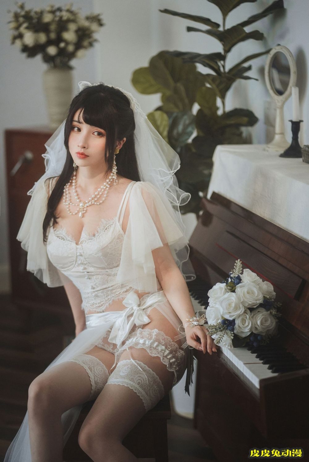 网络美女rioko凉凉子白色蕾丝袜+蕾丝婚纱透明主题私房写真