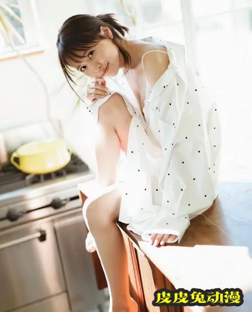 梦想中的女律师 校花大赛亚军的新田さちか