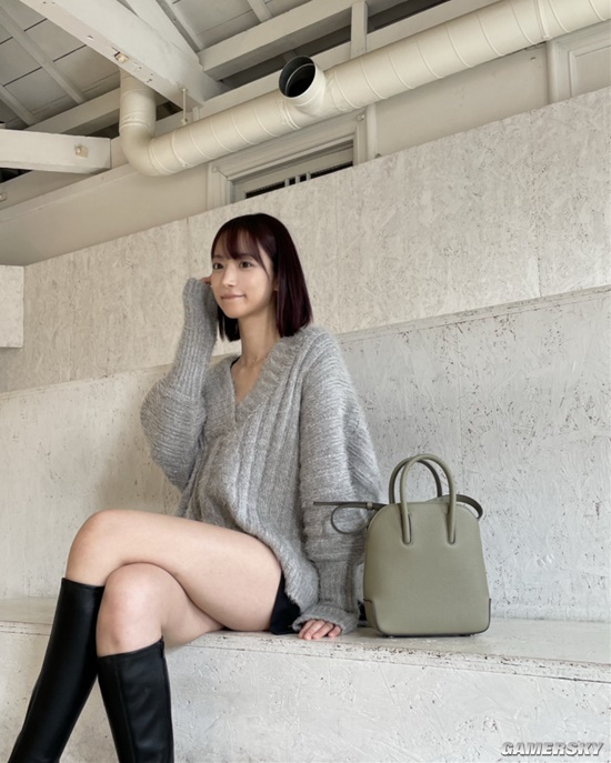 她是懂姿势的 日本9头身美女主播秀极致身材