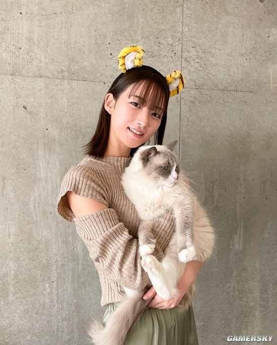 她是懂姿势的 日本9头身美女主播秀极致身材