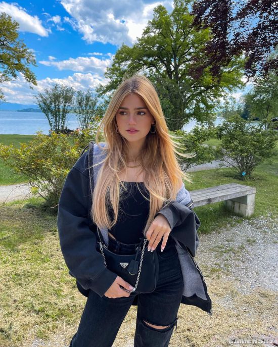 颜值与肉感兼顾 小麦色德系正妹写真美照