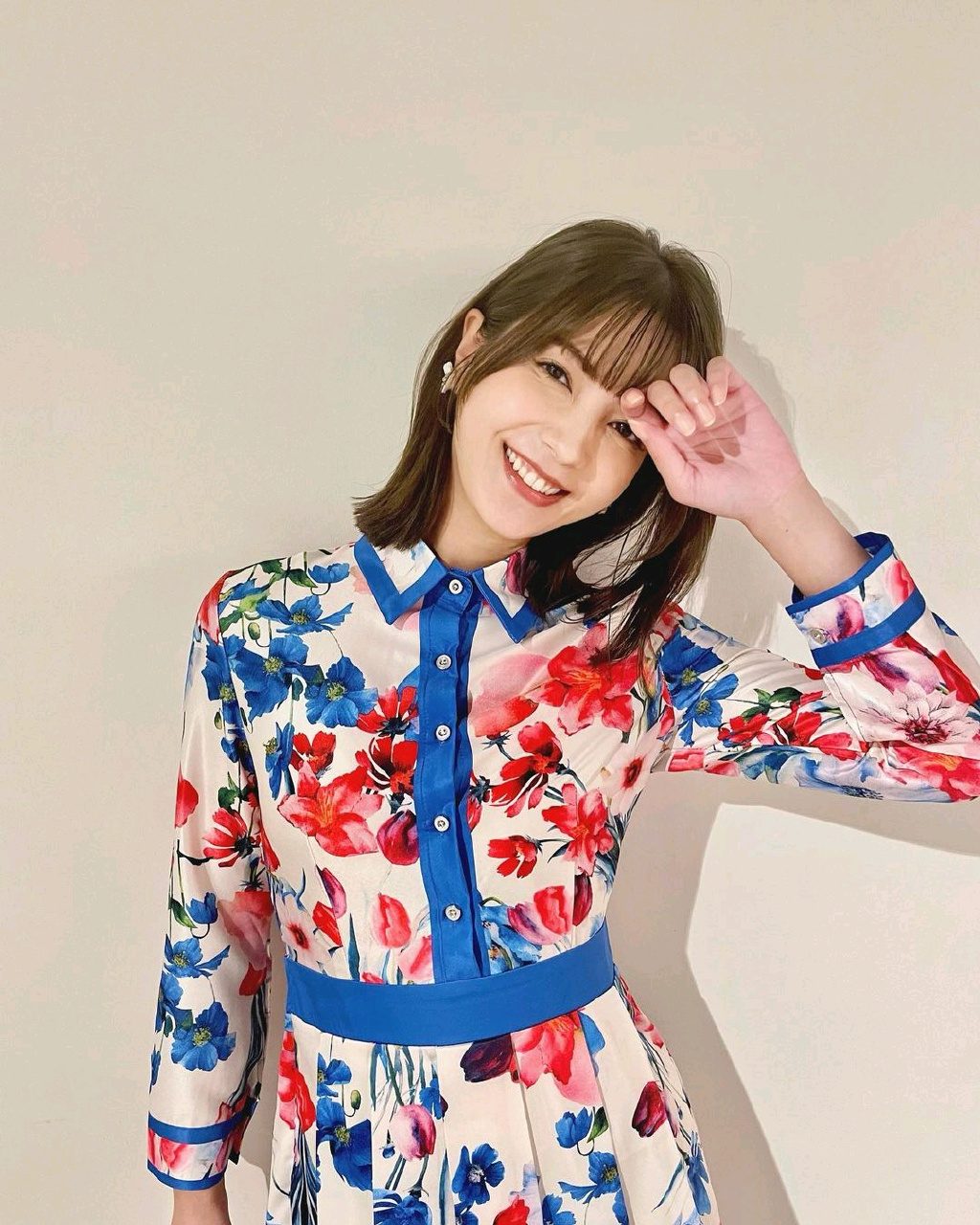 冲绳美女南里美希 第二本写真带来成熟慵懒气息