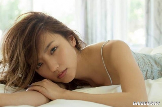 世界杯“大嫂团” 日本顶级清纯系美女真野惠里菜-皮皮兔动漫