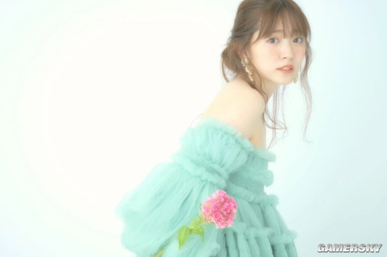可盐可甜人美声甜 满足幻想的日本女星铃木爱理