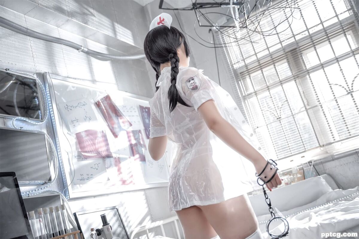 啊日日 Ganlory 未来白色护士-奈奈COS 啊日日 Ganlory 未来白色护士