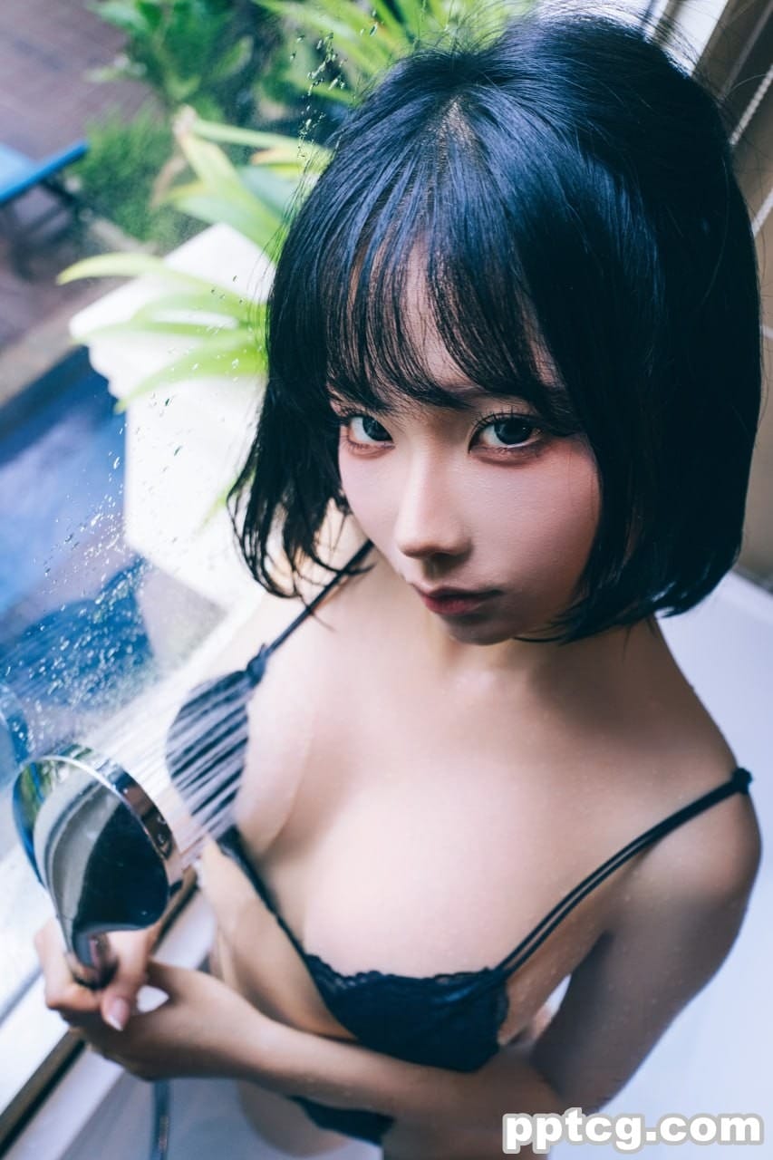 蠢沫沫  凝视