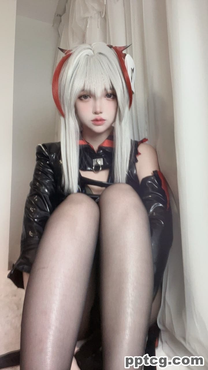 疯猫 Fantia 会员订阅-奈奈COS 疯猫 Fantia 会员订阅