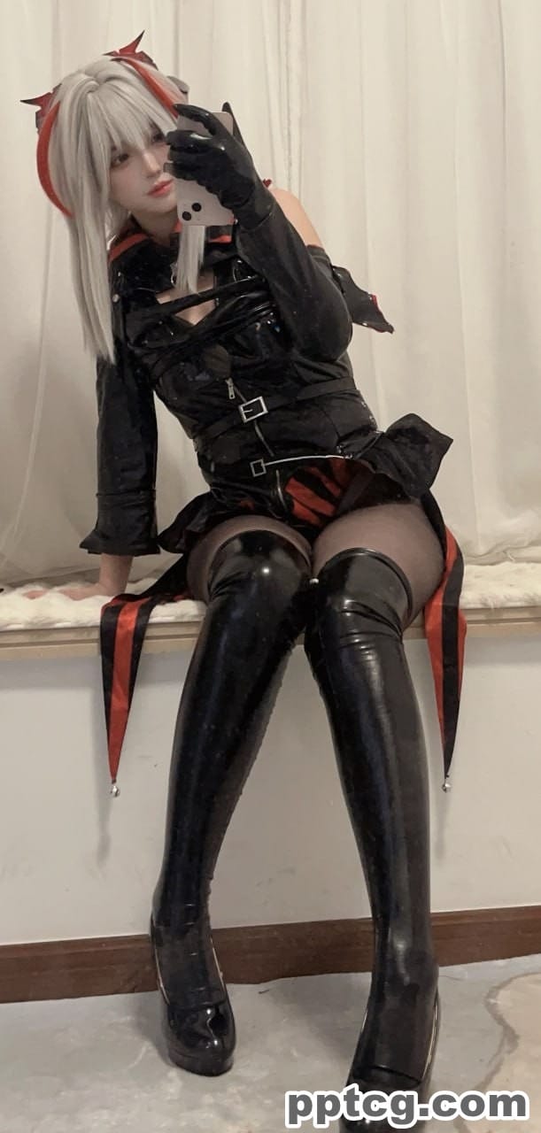 疯猫 Fantia 会员订阅-奈奈COS 疯猫 Fantia 会员订阅