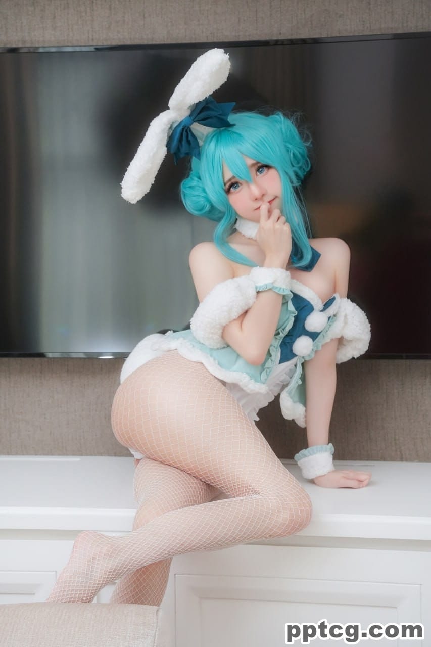 Sally Dorasnow 雪未来 Miku bunnygirl-奈奈COS Sally Dorasnow 雪未来 Miku bunnygirl