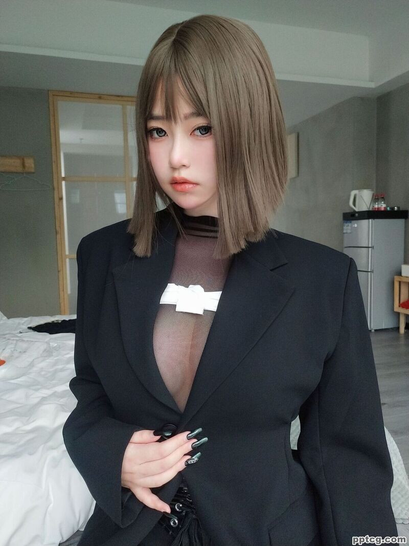 女主K 大胆的秘书