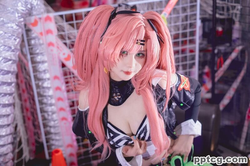 Pyon Lay  绝区零  妮可·德玛拉  Nicole Demara COS写真套图-皮皮兔动漫