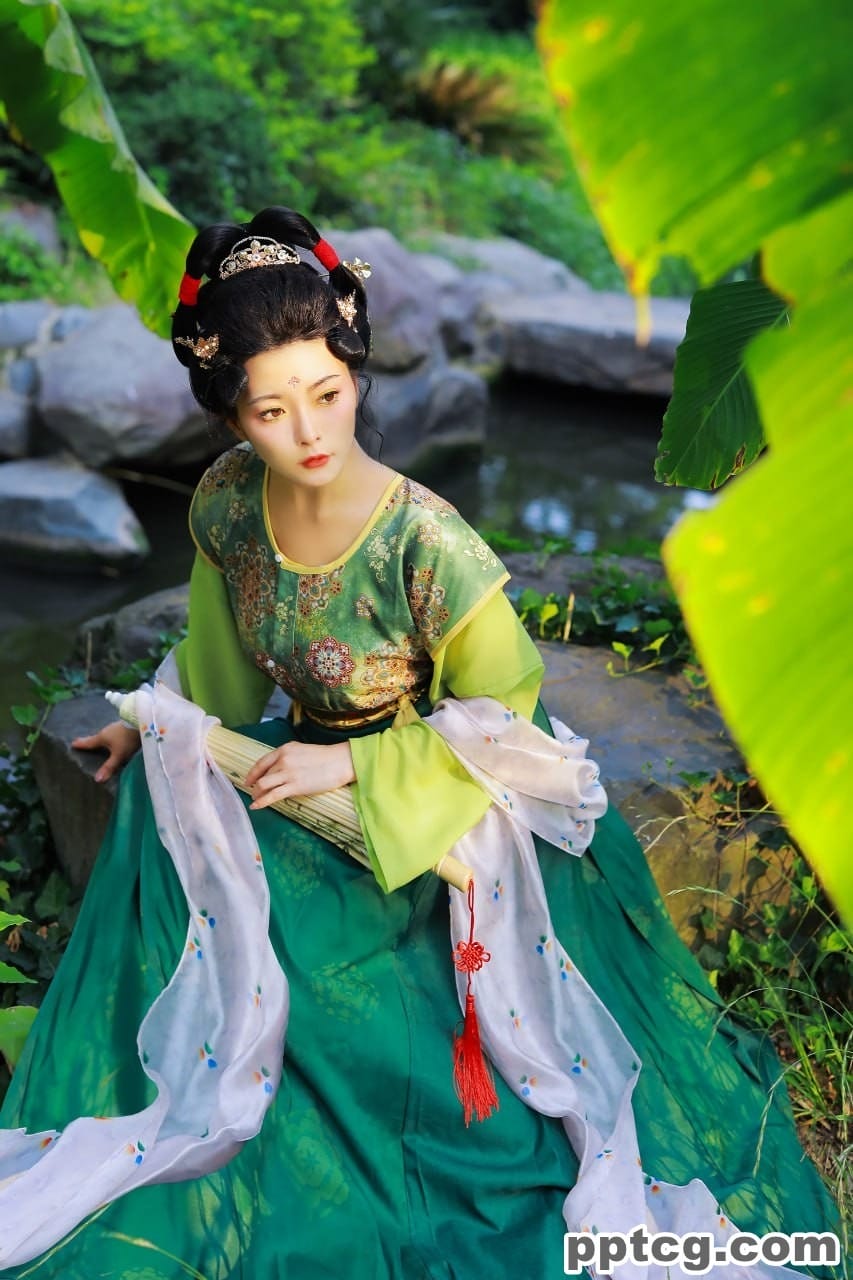 猫子 绿萝裙 COS写真套图-皮皮兔动漫