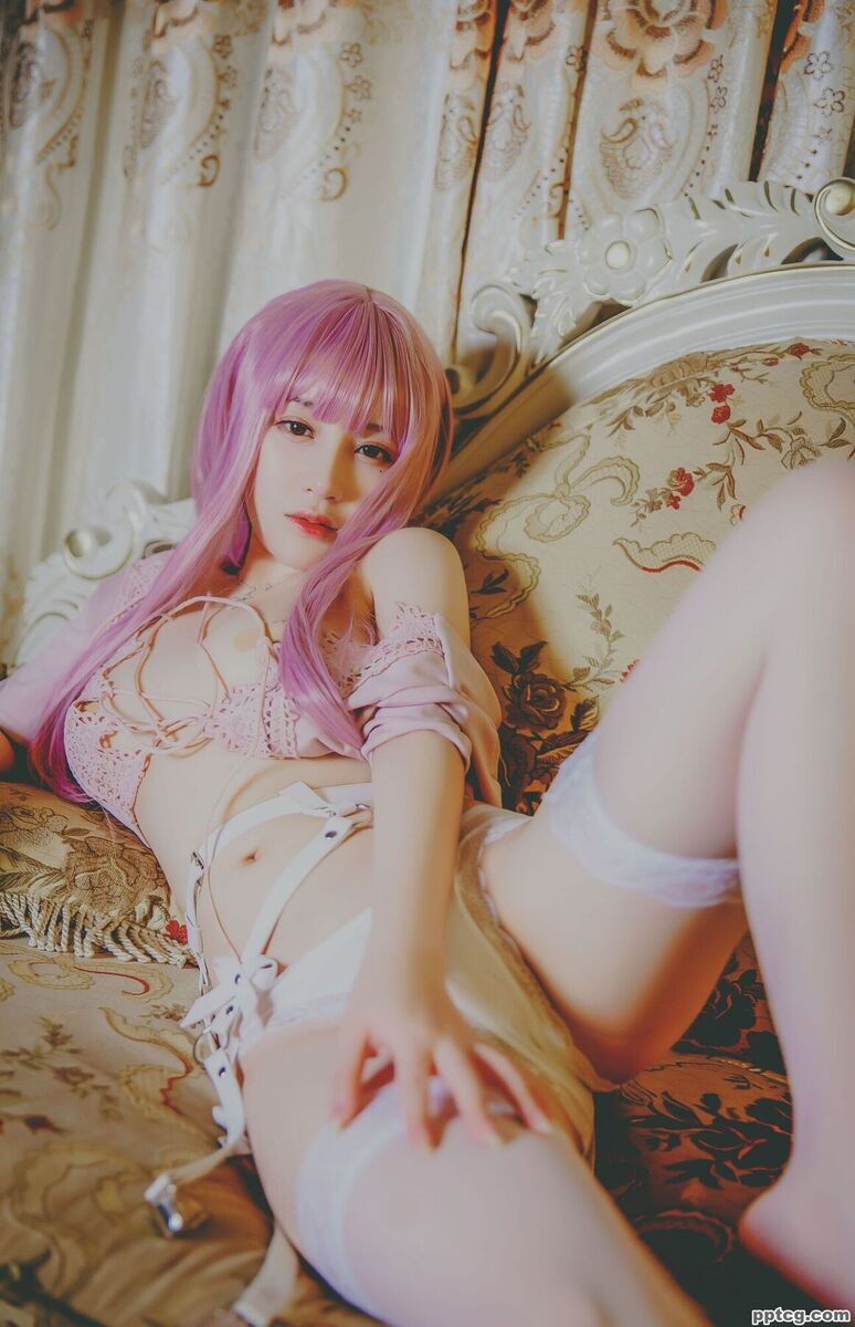 尤猫醒醒 梦幻性感-奈奈COS 尤猫醒醒 梦幻性感