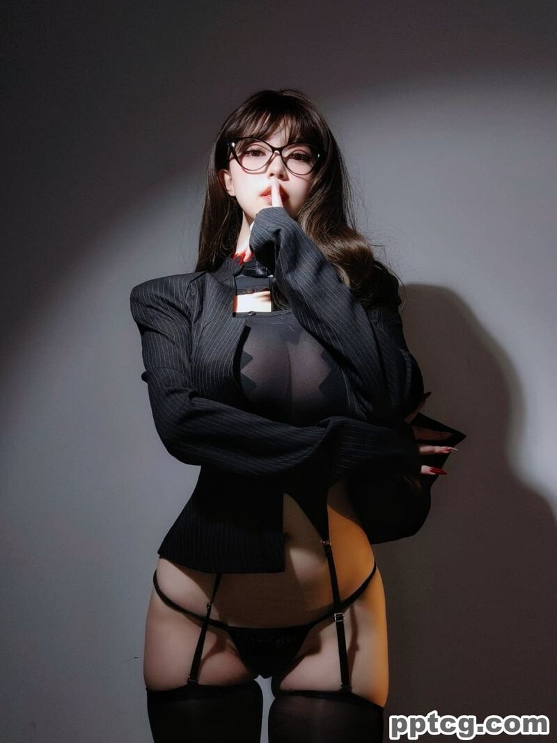 女主K 秘书 丝袜-奈奈COS 女主K 秘书 丝袜