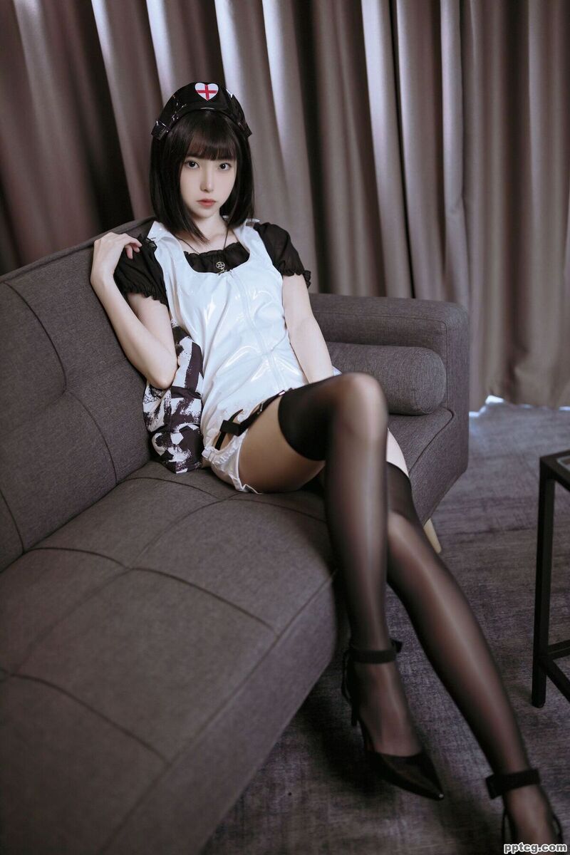 许岚 黑丝护士-奈奈COS 许岚 黑丝护士