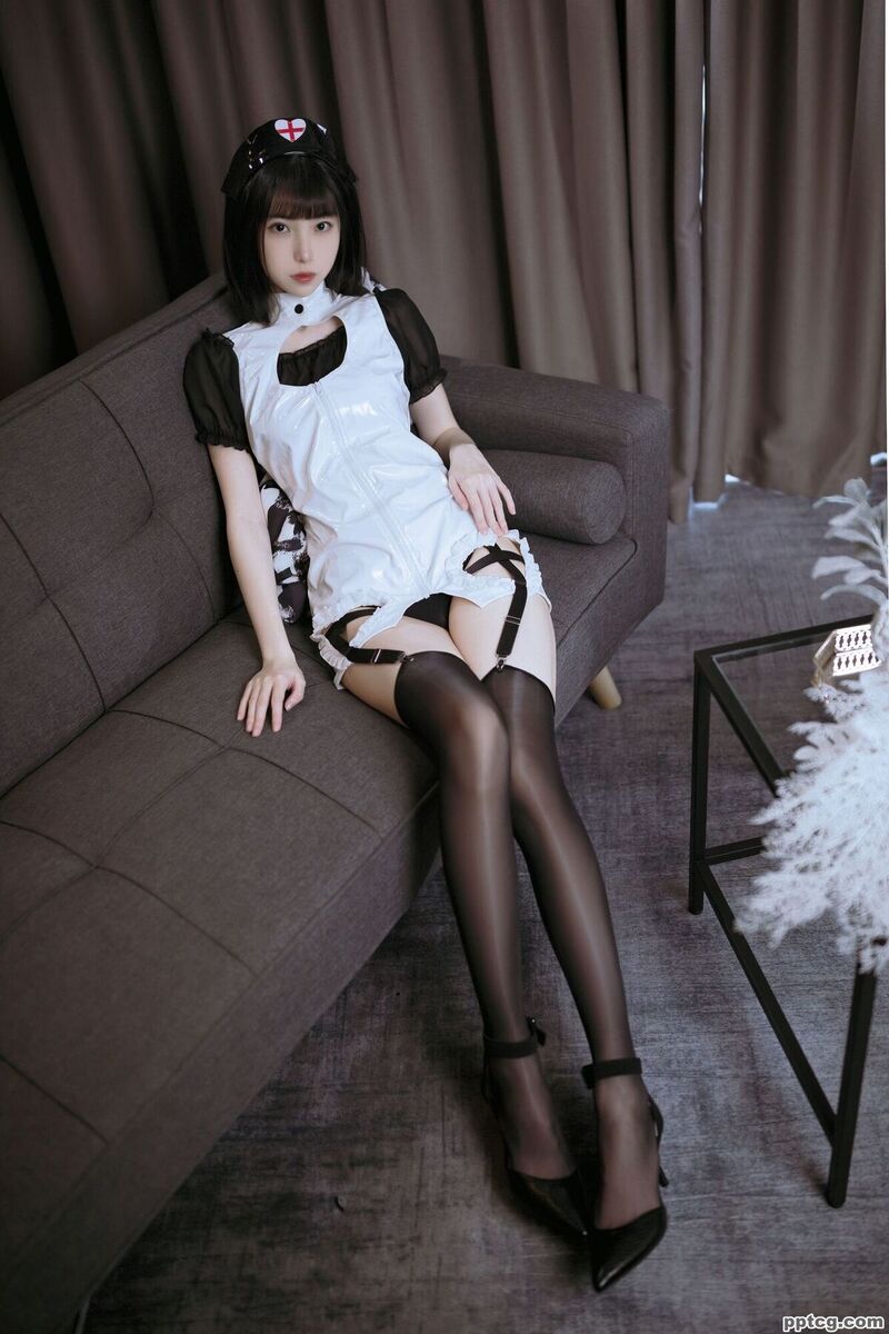 许岚 黑丝护士-奈奈COS 许岚 黑丝护士