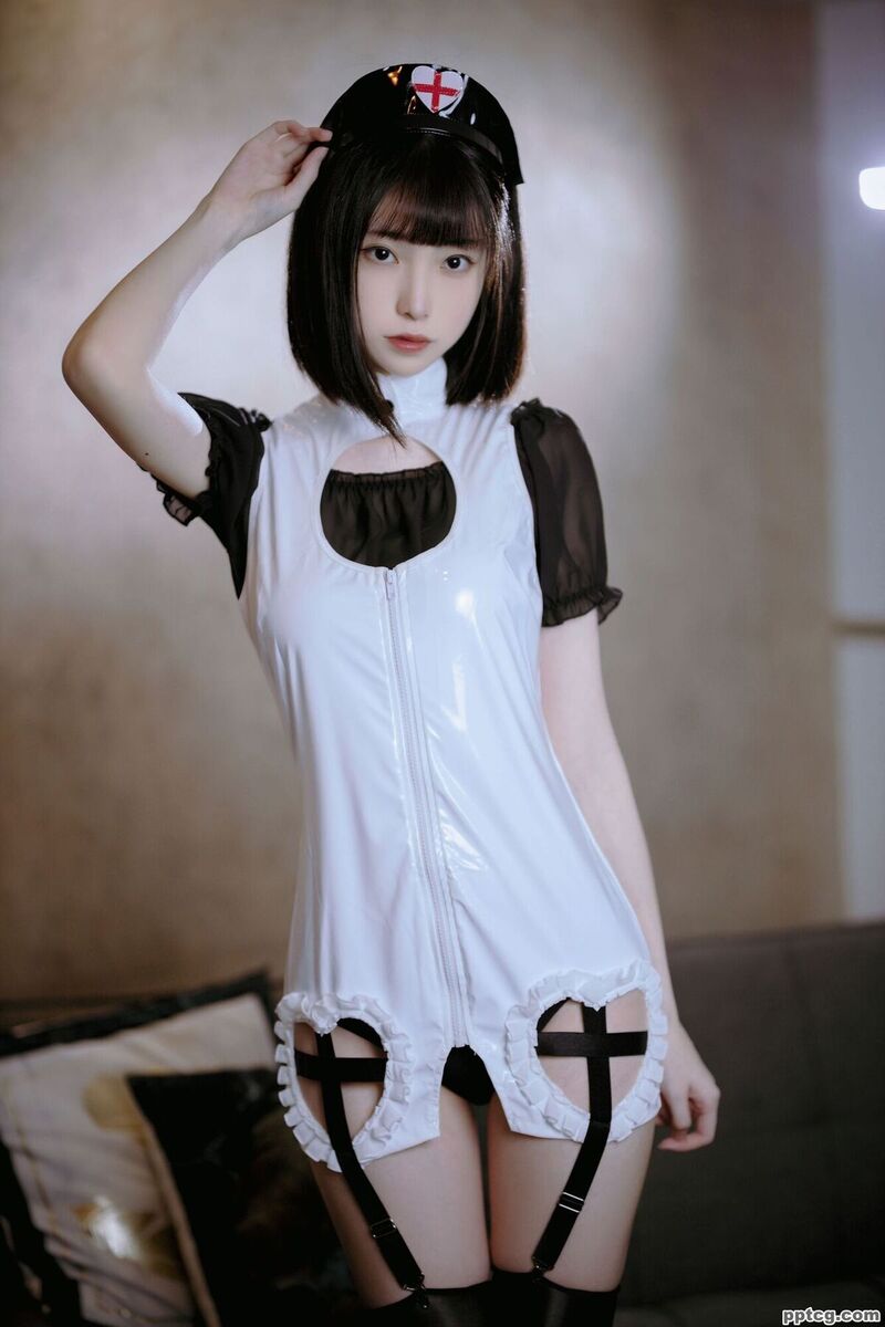 许岚 黑丝护士-奈奈COS 许岚 黑丝护士