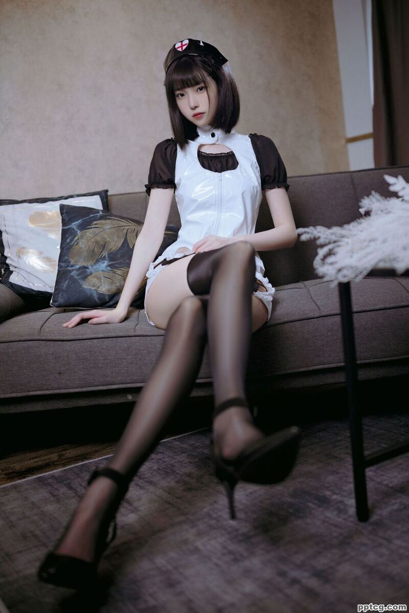 许岚 黑丝护士-奈奈COS 许岚 黑丝护士