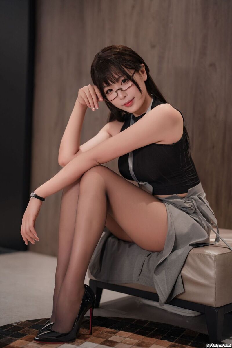 轩萧学姐 眼镜娘OL-奈奈COS 轩萧学姐 眼镜娘OL