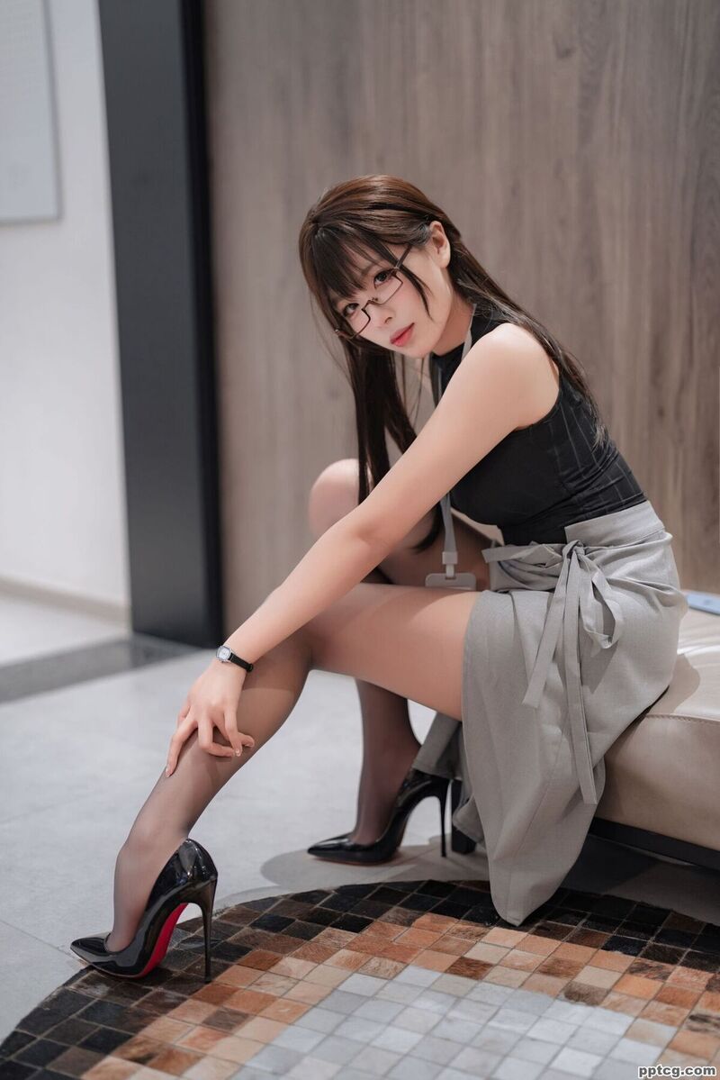 轩萧学姐 眼镜娘OL-奈奈COS 轩萧学姐 眼镜娘OL
