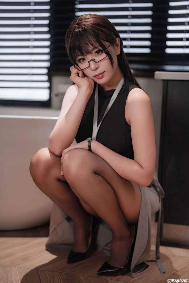 轩萧学姐 眼镜娘OL-奈奈COS 轩萧学姐 眼镜娘OL