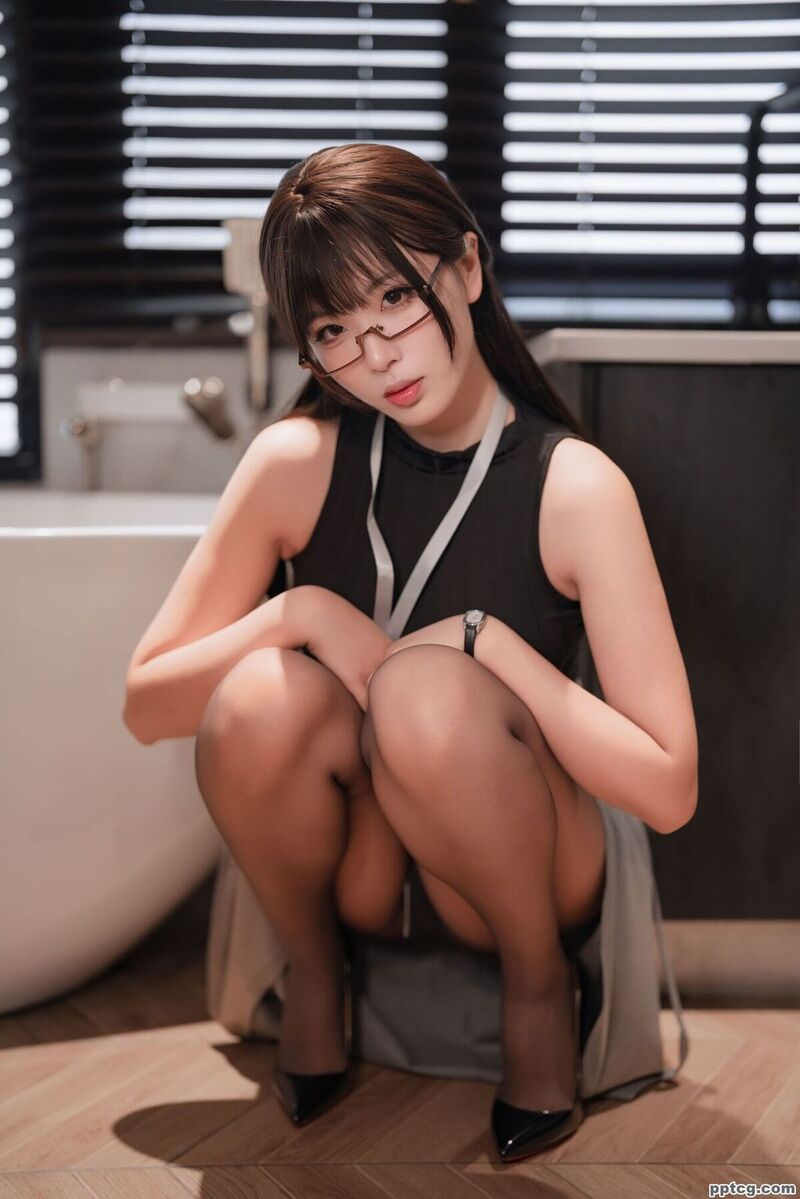 轩萧学姐 眼镜娘OL-奈奈COS 轩萧学姐 眼镜娘OL