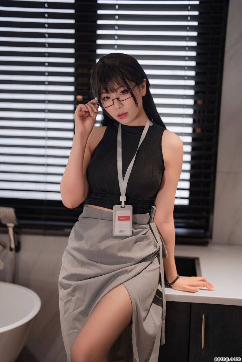 轩萧学姐 眼镜娘OL-奈奈COS 轩萧学姐 眼镜娘OL