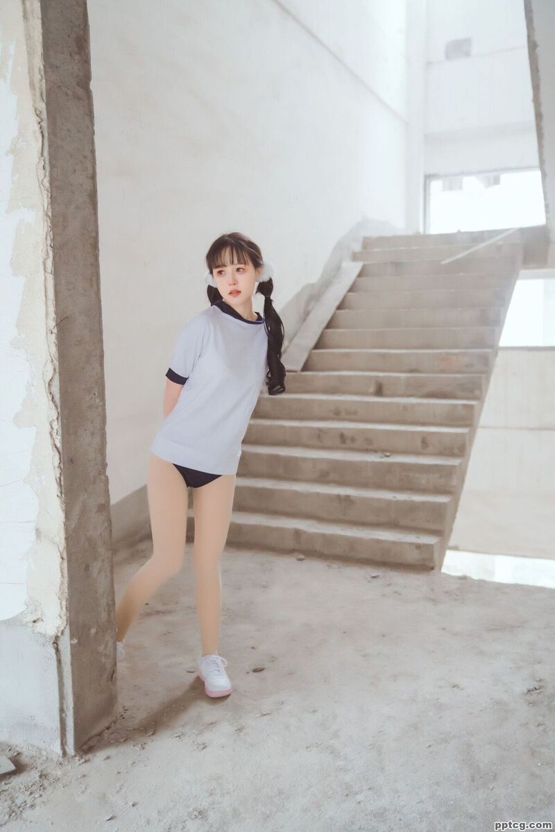 晕崽Zz 工地日記-奈奈COS 晕崽Zz 工地日記