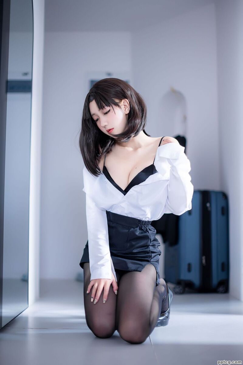 蓝小沂KiKi  OL黑丝